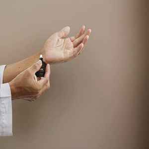 Rose <b>Oil</b> Attar Wholesale 100 % Pure Natural Long Lasting Alcohol Free Arabic <b>Perfume</b> <b>Oil</b> Bulk Supply From India - Product Image 3