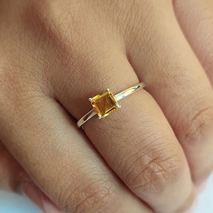 วงแหวนอินฟินิตี้สีเหลืองทองทำด้วยมือมีเอกลักษณ์สำหรับผู้หญิงแหวนเทนนิส - Product Image 2