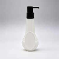 Bouteille de shampooing en plastique PE de 500 ml en forme de gourde unique avec pompe à lotion noire pour usage en salon