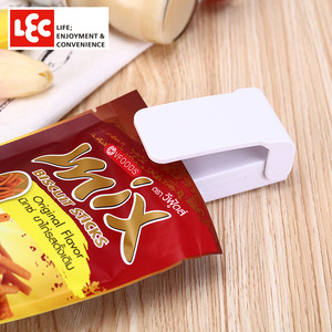 Sellador manual LEC Mini para bolsas de plástico, almacenamiento de alimentos, tamaño pequeño, funciona con pilas - Product Image 2