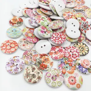 hot sale 1.5cm 24L 2 holes round natural wood flower printed children buttons for clothing