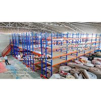 Système de rayonnage industriel multi-niveaux en acier pour entrepôt, avec plancher en mezzanine robuste