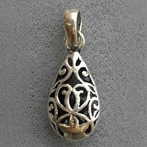 จี้เงินแท้ 925 ดีไซน์อักษรย่อ เครื่องประดับคุณภาพสูง ทำจากเงินแท้ 925 - Product Image 1