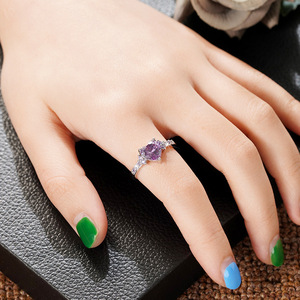 Anello dal Design a Forma di Cuore, Anello Classico da Dito per Donne - Product Image 2