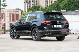 Volkswagen <span class=keywords><strong>Tiguan</strong></span> L 380TSI <span class=keywords><strong>4MOTION</strong></span> <span class=keywords><strong>R</strong></span>-<span class=keywords><strong>Line</strong></span> Premium Edition 2023 de Segunda Mano, SUV de 5 Plazas, Gasolina - Product Image 5