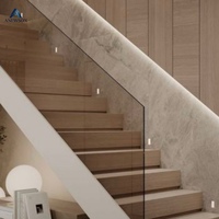 Europäischer Stil Gerade Treppe für Innenbereich Villa Kohlenstoffstahlkonstruktion Holzstufen Glasgeländer