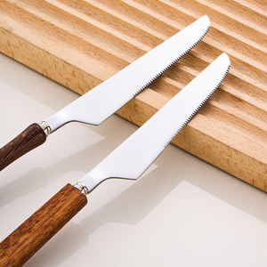 Ensemble de couverts modernes de style occidental en acier inoxydable 304 poli miroir, manches en bois, compatibles lave-vaisselle, durables, pour la maison et la restauration - Product Image 3