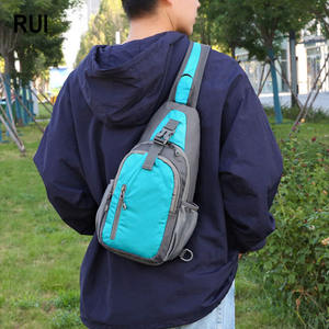 กระเป๋าคาดอกผู้ชาย RUIQUWIN แบบลำลองสำหรับเล่นกีฬา กระเป๋าสะพายข้างอเนกประสงค์ ความจุขนาดใหญ่ ทนทาน เหมาะสำหรับกิจกรรมกลางแจ้งและปั่นจักรยาน - Product Image 1