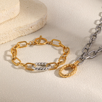 Ensemble de bijoux européen et américain en acier inoxydable plaqué or 18 carats avec collier, bracelet, boucles d'oreilles et bague en fil de soie