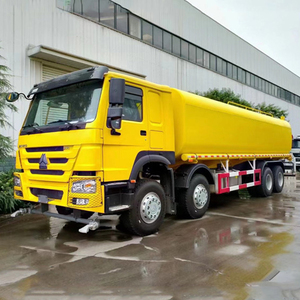 Camion-citerne SINOTRUK HOWO 8X4 371HP 30M3 30000L, nouveau modèle de marque réputée avec transmission manuelle pour les exploitations agricoles - Product Image 2