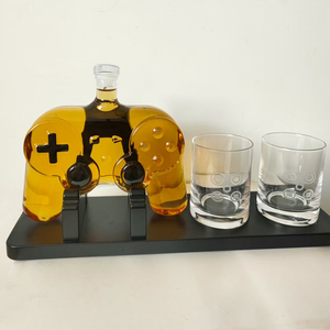 Nhà máy <span class=keywords><strong>b</strong></span>á<span class=keywords><strong>n</strong></span> <span class=keywords><strong>b</strong></span>ộ <span class=keywords><strong>b</strong></span>ình rượu Whiskey kiểu mớ<span class=keywords><strong>i</strong></span> kèm hai ly thủy tinh trong suố<span class=keywords><strong>t</strong></span>. - Product Image 3