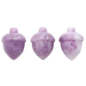 Sculpture à la main de pignons de lépidolite de noël, pierre naturelle, pomme de pin en cristal sculptée à la main pour la décoration - Product Image 1