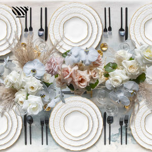 Ensemble <span class=keywords><strong>de</strong></span> vaisselle en céramique durable à fleurs en relief avec bordure dorée, vaisselle <span class=keywords><strong>de</strong></span> luxe en <span class=keywords><strong>porcelaine</strong></span> pour une <span class=keywords><strong>table</strong></span> élégante - Product Image 2