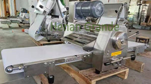 Boulangerie automatique <span class=keywords><strong>pâte</strong></span> <span class=keywords><strong>feuilletée</strong></span> phyllo Laminadora De Masa De Panaderia 30 kg rouleau mini petit laminoir à <span class=keywords><strong>pâte</strong></span> aplatir <span class=keywords><strong>prix</strong></span> de la machine - Product Image 6