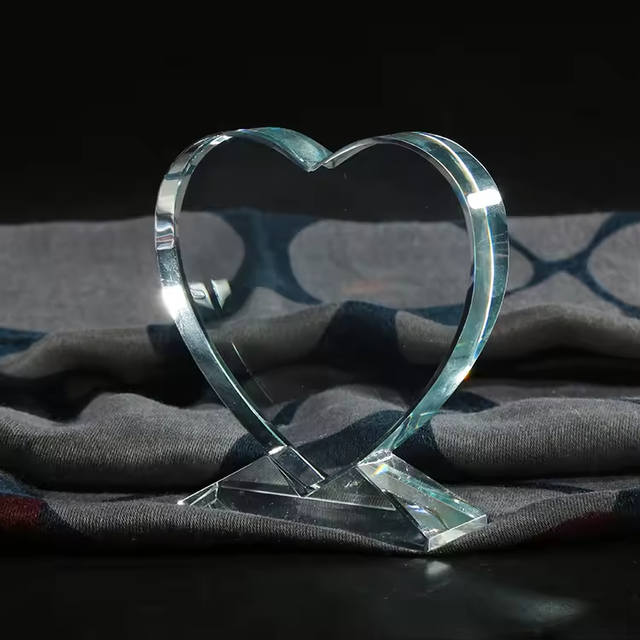 Factory Wholesale K9 Blank Heart-shaped Crystal Trophy Custom 3d Laser Engraved Crystal Glass Trophy