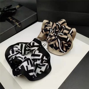 Accessori per Capelli Vintage di Marca alla Moda, Elastico per Capelli con Fiori, Stile Regalo Progettato per Donne - Product Image 2