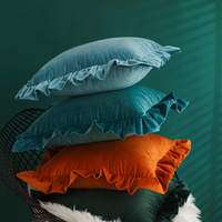 Amity Coussins de haute qualité Perlage avec bordure à volants Oreiller décoratif 45x45 Housse de coussin en velours pour la décoration intérieure