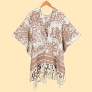 Poncho en tricot jacquard de style européen pour femmes, écharpe en imitation cachemire. - Product Image 4