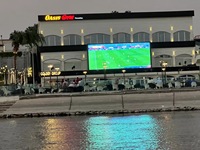 Écran vidéo LED grand format haute performance P4-P10 pour l'extérieur, affichage publicitaire 3D à l'œil nu pour la publicité extérieure