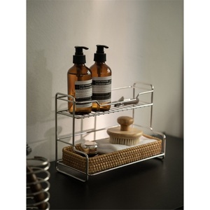 Étagère de rangement multi-niveaux en alliage de zinc sur pied pour la salle de bain, pour la vaisselle, avec un design de luxe léger - Product Image 3