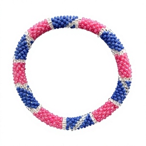 สร้อยข้อมือลูกปัดสีชมพูฟ้าสุดน่ารักสำหรับผู้หญิง พร้อมลูกปัดเงิน - Product Image 1
