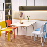 Chaise de jardin en plastique PP moderne, durable et colorée, portable, pour la maison, le bureau, la salle à manger, l'hôtel et l'entrepôt