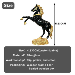 Scultura di Cavallo Personalizzata in Fibra di Vetro di Alta Qualità per Interni ed Esterni, Colore Nero e Oro, per Uso Commerciale - Product Image 3