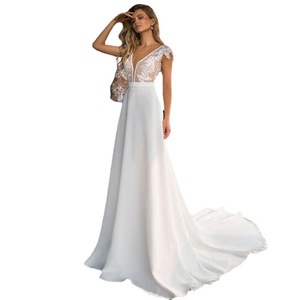 Nuovo Arrivo Abito da Sposa Sirena Sottile con Scollo a V e Piccola Coda, Ideale anche per Serate Eleganti - Product Image 4