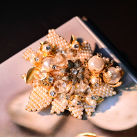 Bros Perhiasan Fashion Buatan Tangan dengan Hiasan Mutiara dan Rhinestone Mewah Vintage Aksesoris Bros Industri Berat Perhiasan Wanita.