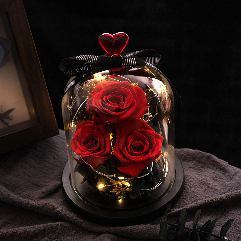 Décoration florale éternelle 3 roses (amour)