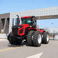 Tracteur agricole articulé robuste 440 CV 4x4 avec cabine fermée et feux de travail LED