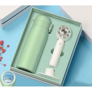 Coffret Cadeau Vert Moderne FX GIFT – Bouteille d'Eau en Acier Inoxydable, Sèche-Cheveux, Parapluie, Ventilateur – Personnalisable pour la Fête des Mères et Pâques - Product Image 6