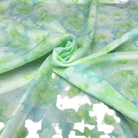 Tissu en crêpe de chiffon 100% polyester imprimé de fleurs vertes à motif personnalisé, 30D froissé, anti-boulochage, léger, pour robes d'été