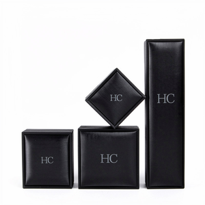 Boîte à bijoux artisanale en cuir PU à charnière, avec insert en velours et estampage à chaud, logo personnalisé, fournie directement par l'usine - Product Image 5