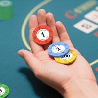 Jetons de poker en plastique PS écologiques personnalisés en usine avec couleurs et logo personnalisables