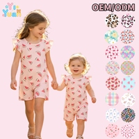 Barboteuse courte à motif pastèque attrayant avec jolies manches à volants, combinaison polyvalente pour bébés filles, idéale pour les fêtes d'été