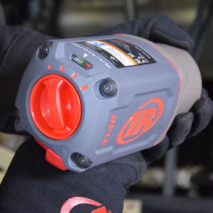 Clé à chocs pneumatique Ingersoll Rand 2146Q1MAX M12, capacité de boulonnage 7000 tr/min, réparation automobile - Product Image 1