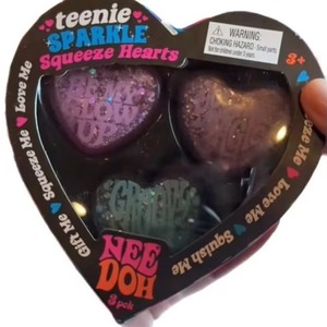 Jouet anti-stress en silicone PU en forme de cœur scintillant, mignon et amusant, idéal pour les fêtes d'enfants - Product Image 4