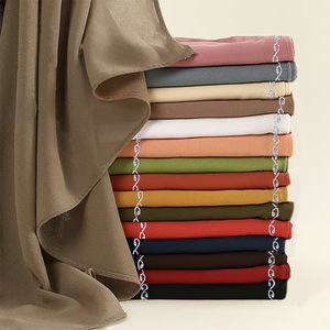 Nouveau <span class=keywords><strong>Voile</strong></span> Long Respirant en Mousseline de Soie Perlée Malaisienne-Indonésienne avec Chaîne de Strass et Motif Rayé Style Hui pour Femme - Product Image 3