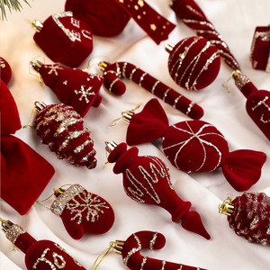 Surtido <span class=keywords><strong>de</strong></span> Adornos Colgantes para Árbol <span class=keywords><strong>de</strong></span> <span class=keywords><strong>Navidad</strong></span>: Piñas, Casitas, <span class=keywords><strong>Bastones</strong></span> <span class=keywords><strong>de</strong></span> <span class=keywords><strong>Caramelo</strong></span>, Adornos <span class=keywords><strong>de</strong></span> Terciopelo Rojo, Adornos Colgantes y Decoración <span class=keywords><strong>de</strong></span> Remate para Árbol - Product Image 1