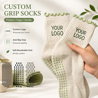 Chaussettes de yoga antidérapantes en coton à volants avec logo brodé personnalisé pour femmes