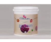 Émulsion intérieure mate riche et lisse pour revêtement mural intérieur, idéale pour les murs en ciment, béton et plâtre, offrant une finition uniforme.