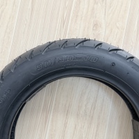 Pneus de moto tubeless 120/90-10 avec diverses configurations de bande de roulement, en caoutchouc naturel, nouvelle production chinoise, prix bas