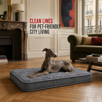 Matelas orthopédique pour chien gris matelassé à profil bas avec housse imperméable ajustée pour appartements modernes