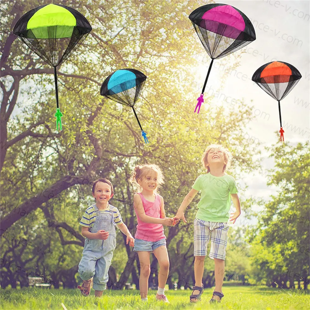 بالجملة لعبة طيران رخيصة في الهواء الطلق لرمي اليد لعبة محاكاة المظلة للأطفال التخييم ألعاب محمولة