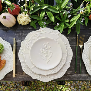 Juego de Platos de Porcelana Blanca Personalizados con Borde de Perlas para Bodas - Product Image 4