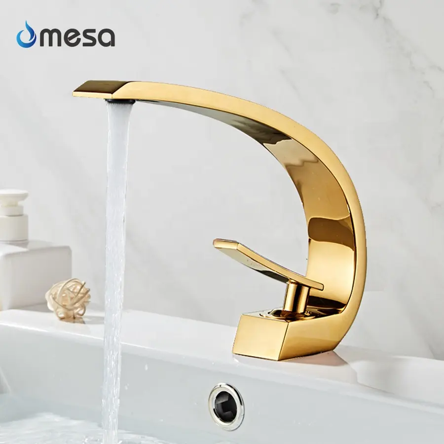 Lavabo da bagno in oro swan C bend rubinetto per bidet con acqua calda e fredda lucidata