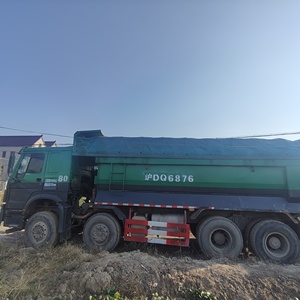 Camion benne d'occasion économique, modèle 2017, 90 % neuf, moteur 247 kW, benne basculante haute performance - Product Image 2