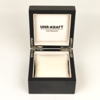 Boîte à montre en bois noir brillant en gros avec doublure en velours doux, logo personnalisé, charnière métallique robuste pour emballage cadeau de montre-bracelet