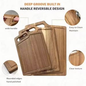 Tabla de cortar de madera de acacia de 40.5 cm x 30.5 cm con asa para uso en la cocina - Product Image 3